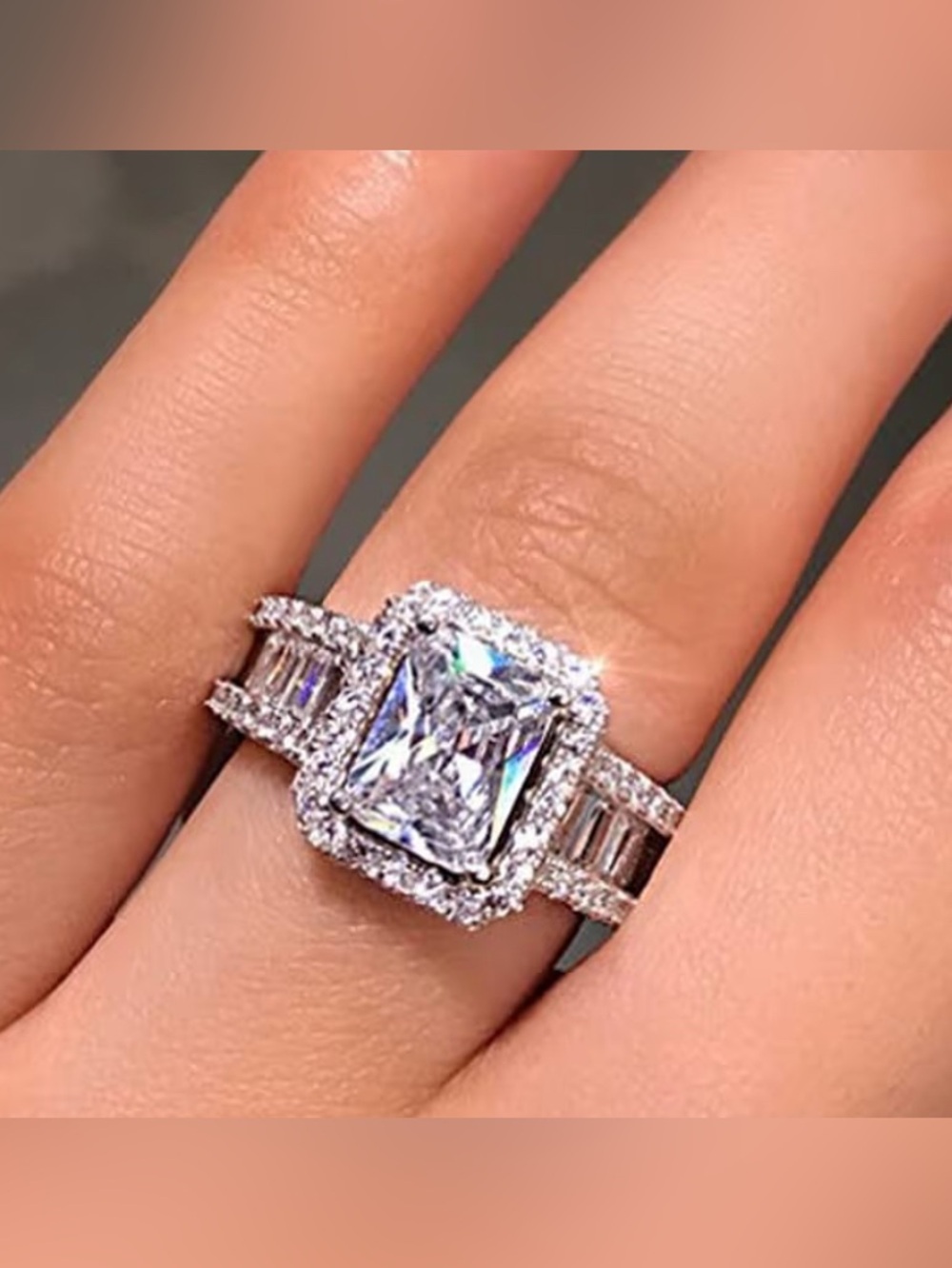 Stunning 925 Silver White Topaz cocktail ring size 7